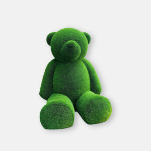 Statue d’ourson réaliste recouverte de gazon synthétique vert, décoration de jardin originale pour extérieur ou intérieur.